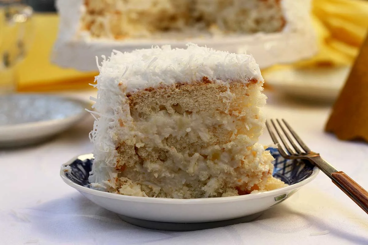 Bolo de Abacaxi com Coco: Receita Caseira Fofinha e Molhadinha