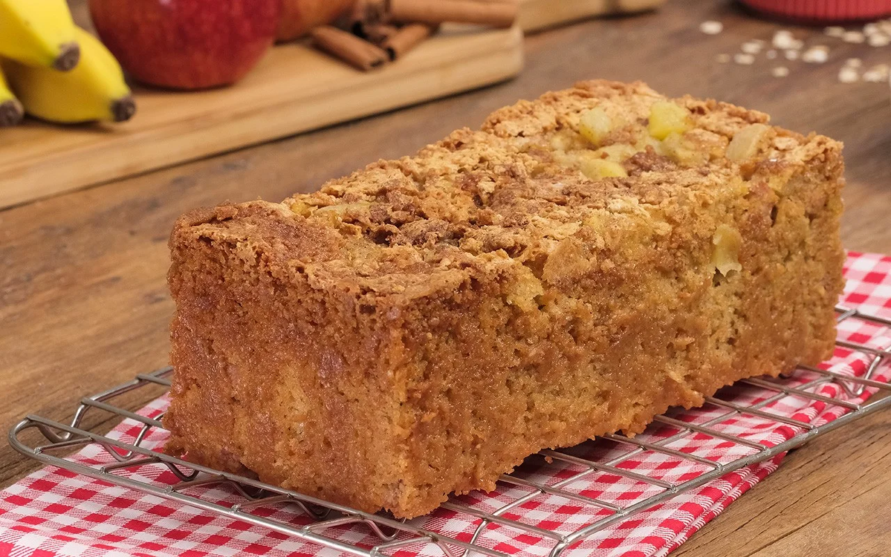 Bolo de Banana e Maçã com Aveia: Receita Fit, Fofinha e Sem Açúcar