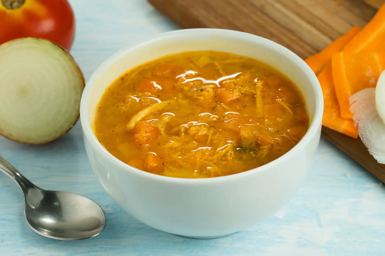 Caldo de Frango com Legumes: Receita Leve, Nutritiva e Encorpada