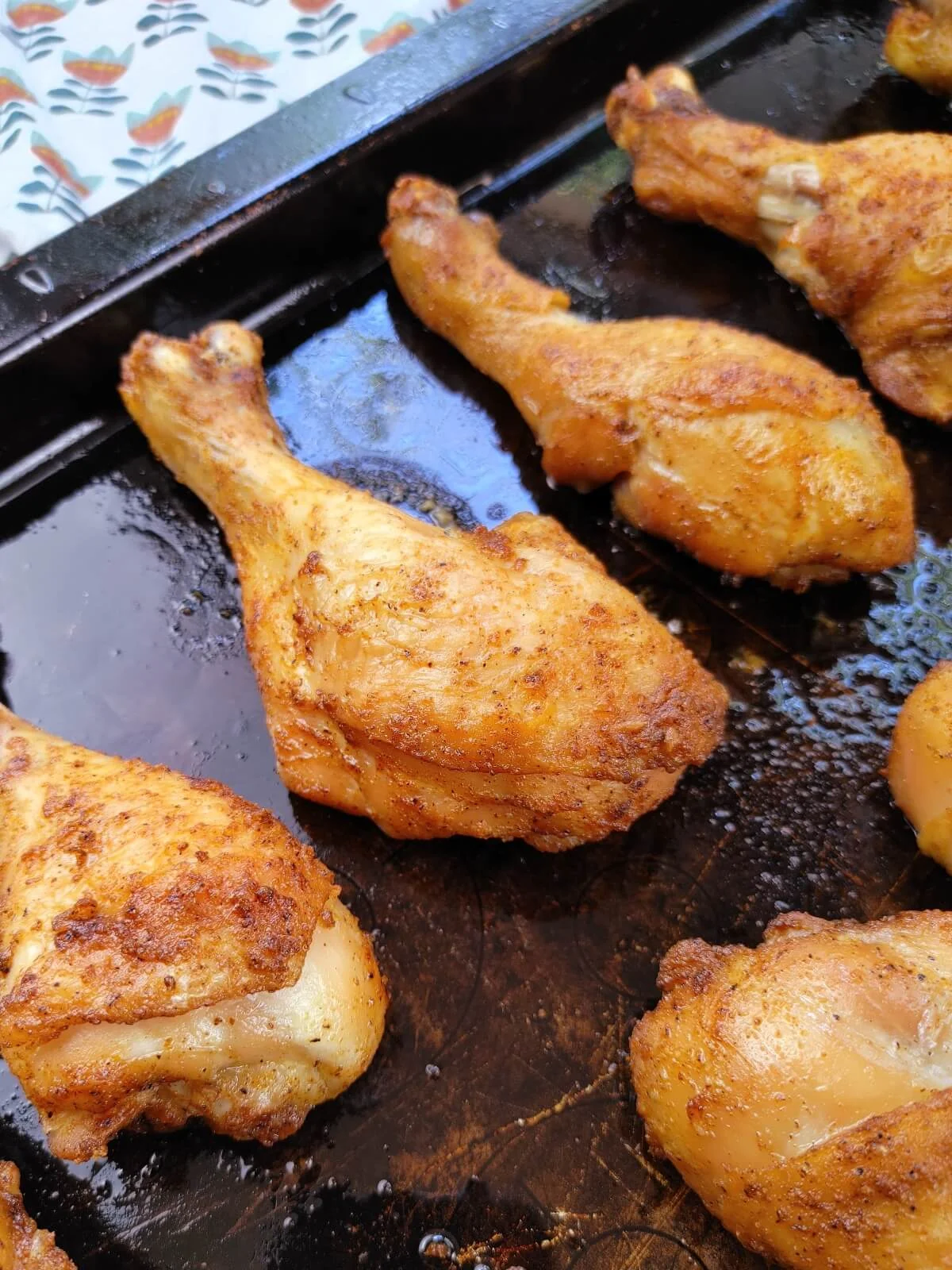 Coxa e Sobrecoxa Assada com Creme de Cebola: Receita Cremosíssima