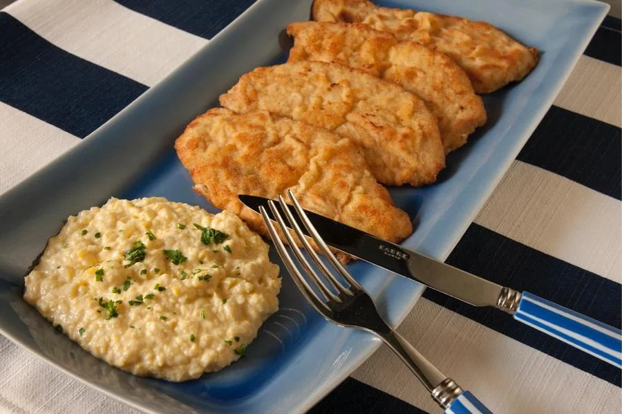 Filé de Frango à Milanesa com Creme de Milho