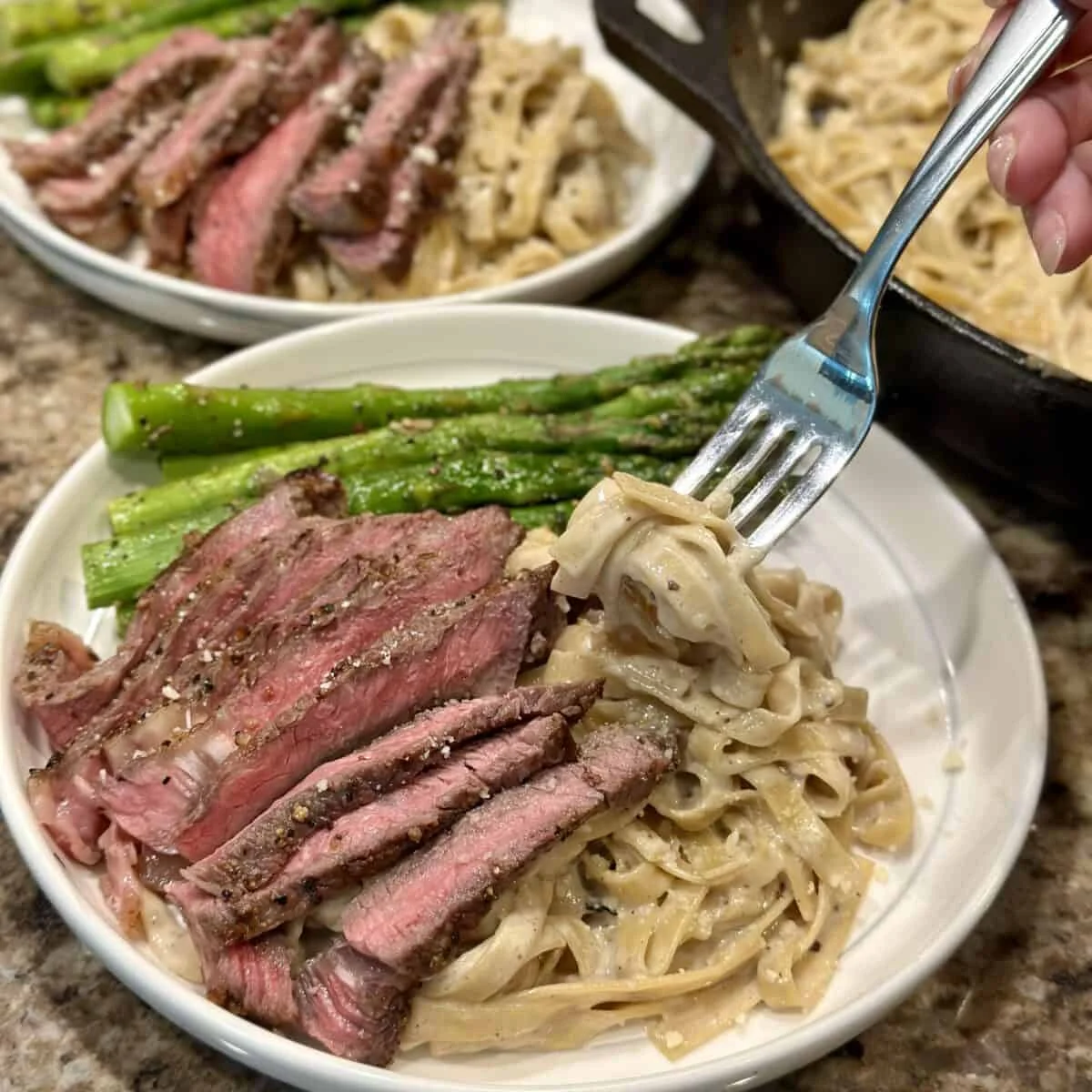 Macarrão com Filé-Mignon: Receita Sofisticada Pronta em 30 Minutos