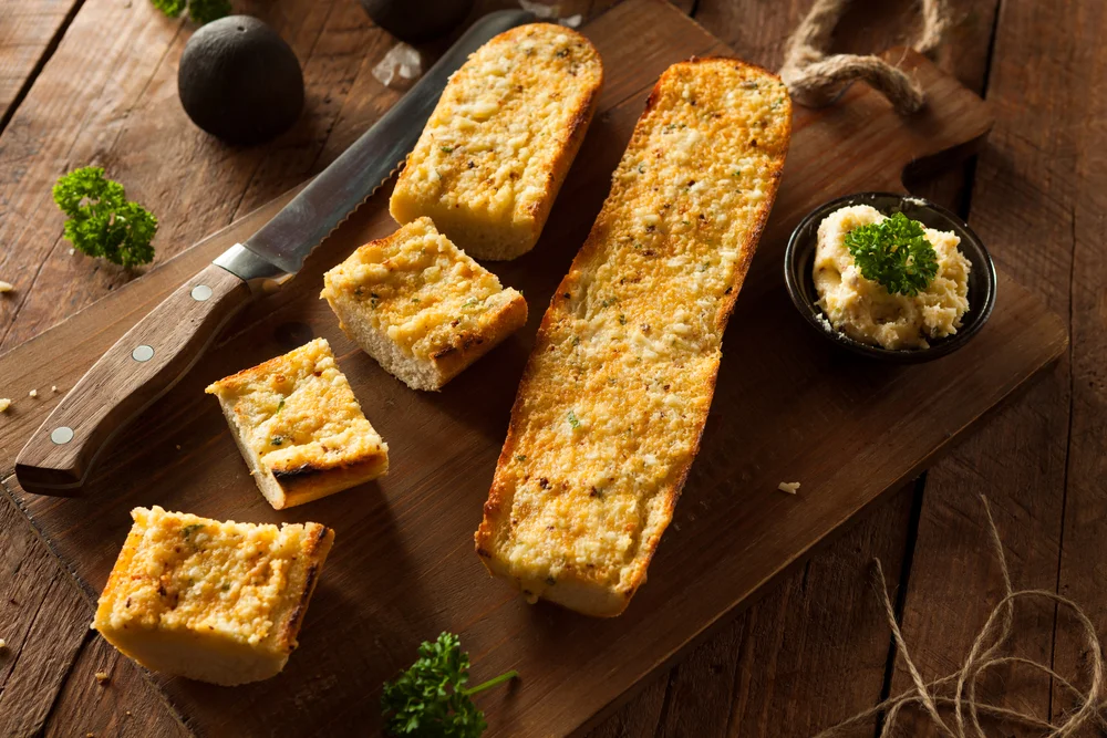 Pão de alho com gorgonzola: Cremoso e saboroso