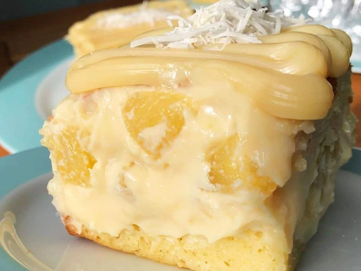 Receita de Bolo com Recheio de Abacaxi: Passo a Passo Cremoso e Molhadinho